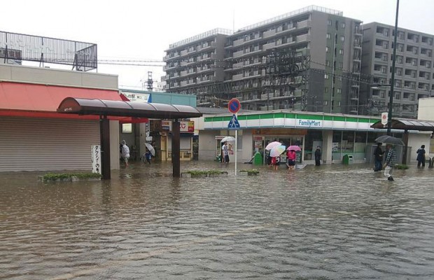 関東各地で大雨特別警報　気象庁「重大な危険が差し迫った異常事態。最大級の警戒を」